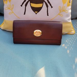 Coach Envelope/Turnlock Wallet in Oxblood